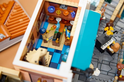 LEGO Icons Venetian Neighborhood 11388