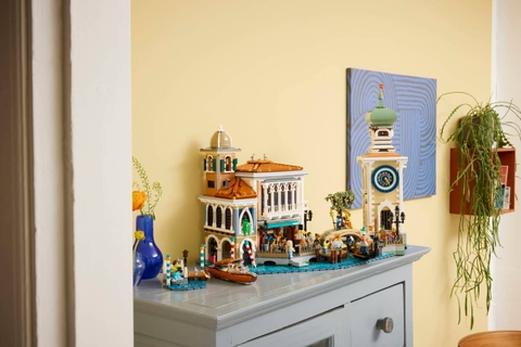 LEGO Icons Venetian Neighborhood 11388