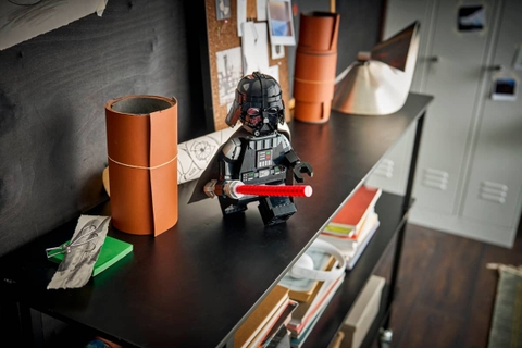 LEGO Star Wars Up-Scaled Darth Vader™ Minifigure 75461