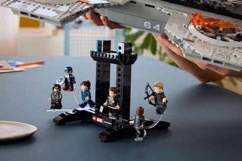 LEGO S.H.I.E.L.D. Helicarrier 76354