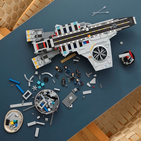 LEGO S.H.I.E.L.D. Helicarrier 76354