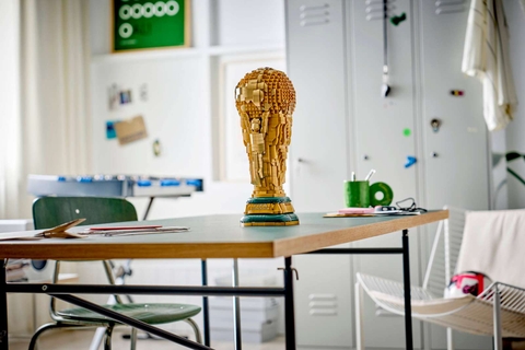 LEGO FIFA World Cup™ Official Trophy 43020
