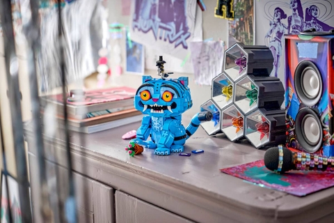 LEGO KPop Demon Hunters™ Derpy Tiger and Sussie Bird 72537