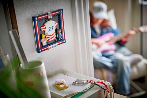 LEGO Editions 2026 U.S. Soccer National Team Jersey 43033