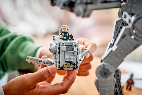 LEGO Star Wars Imperial Remnant AT-AT™ with INT-4 75454