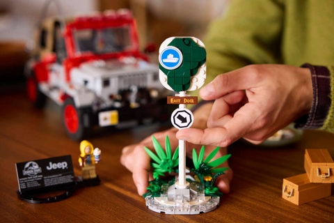 LEGO Jurassic Park Jeep® Wrangler 77984