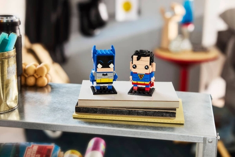 LEGO Golden Age Superman™ and Batman™ Figures 40859