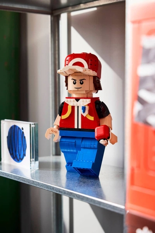 LEGO Pokémon Up-Scaled Red Minifigure 40868