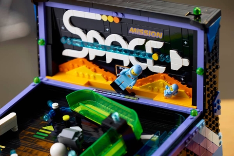 LEGO ICONS Arcade Pinball Machine 11374