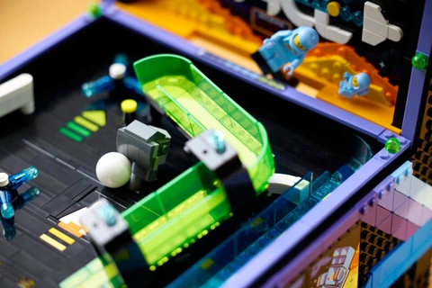 LEGO ICONS Arcade Pinball Machine 11374