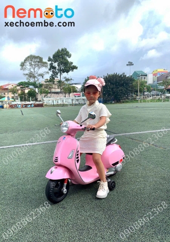 XE VESPA DỄ THƯƠNG CHO BÉ GÁI