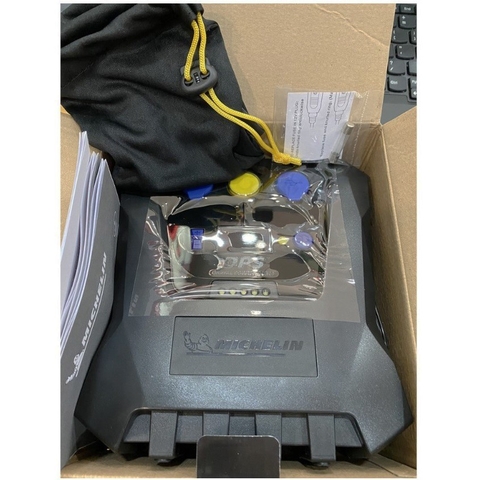 Bơm lốp ô tô 12V Michelin 12266