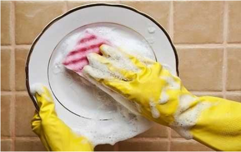 Tips bảo vệ da tay khi rửa bát mỗi ngày