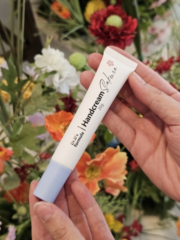 KEM DƯỠNG DA TAY 20g