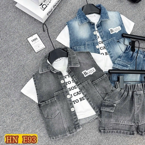 A216-Set áo trắng chữ gile jean xám (08.24.125)