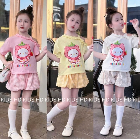 G867-Set Kitty lệch vai quần bí caro (09.26kg)