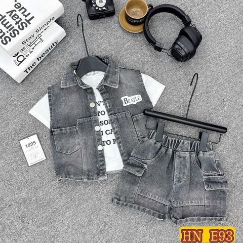 A216-Set áo trắng chữ gile jean xám (08.24.125)