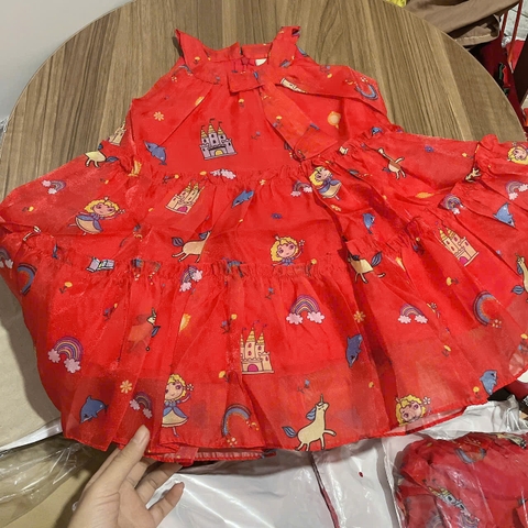 V351-Váy voan cổ yếm lâu đài Đỏ (13.35kg)