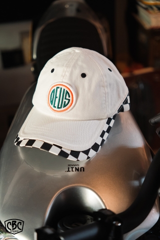 Nón Deus White Caro