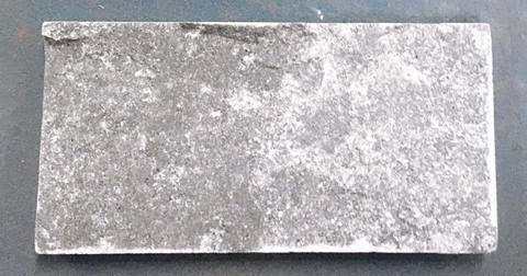 Đá bóc đen 10x20cm