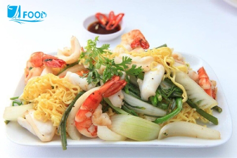 Nấu mì tôm, áp dụng ngay công thức 4-5-1 đảm bảo vừa ngon lại chẳng lo thiếu chất, dân văn phòng bận rộn cũng làm được