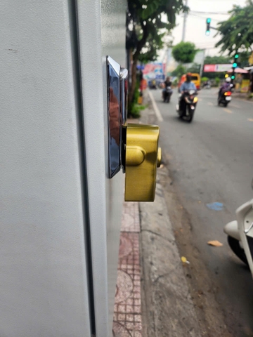 Khóa chụp pát cửa báo động chống trộm ZORO chìa xe hơi