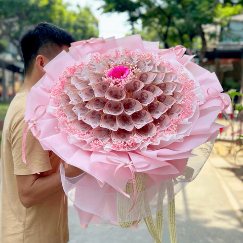 Bó Hoa Tiền 50 Tờ Tiền 50K Tone Hồng Nhẹ Nhàng – Món Quà Gửi Trao Yêu Thương