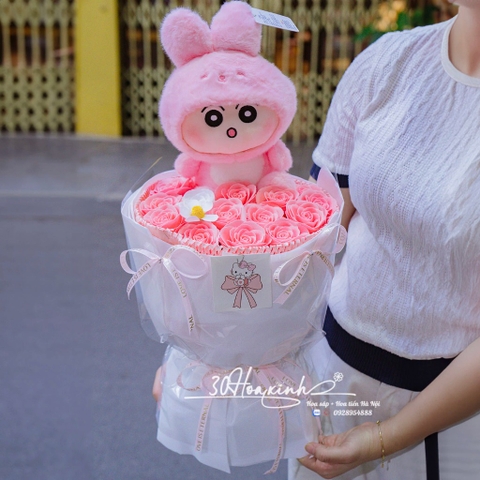 Gấu Bông Ôm Hoa Sáp Tone Hồng – Ngọt Ngào, Tinh Tế Và Đầy Cảm Xúc
