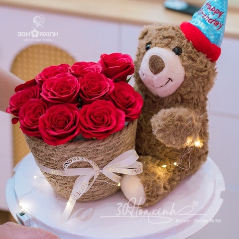 Gấu bông sinh nhật Teddy đội mũ Happy Birthday ôm hoa