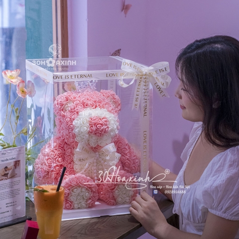 Gấu dâu hoa hồng Hộp mica Gắn đèn led