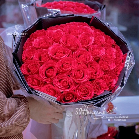 Bó Hoa Sáp 7 Lớp Màu Đỏ Sang Trọng