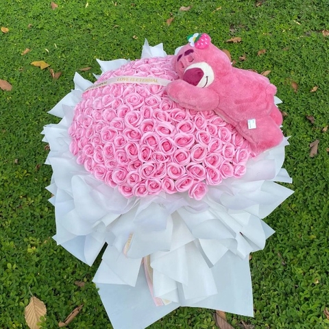 Hoa hồng sáp Gấu dâu ôm hoa