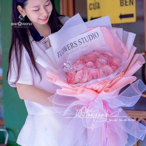 Hoa nhũ màu hồng Galaxy có vương miện