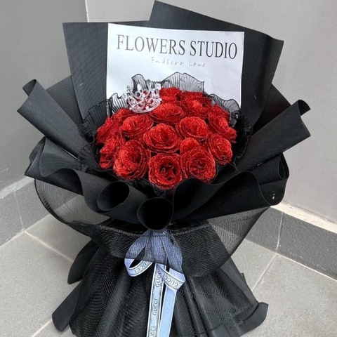 Hoa nhũ lấp lánh tặng vương miện