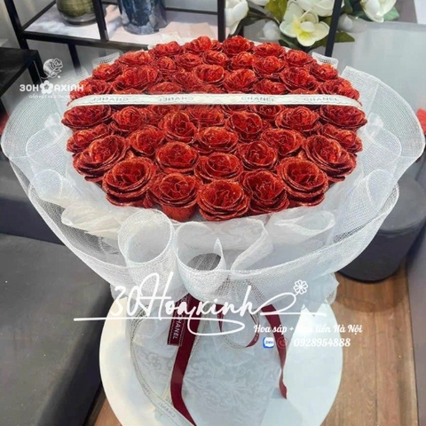 Hoa nhũ lấp lánh màu đỏ