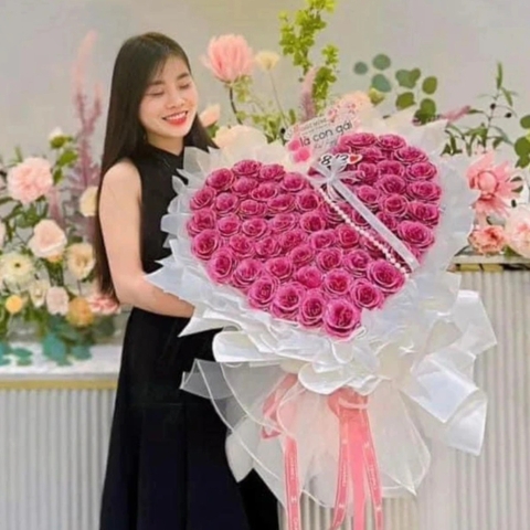 Hoa sáp nhũ hình trái tim màu hồng