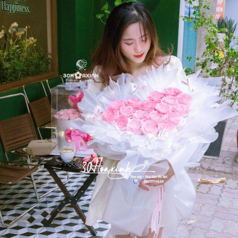 Hoa nhũ lấp lánh hình trái tim màu hồng