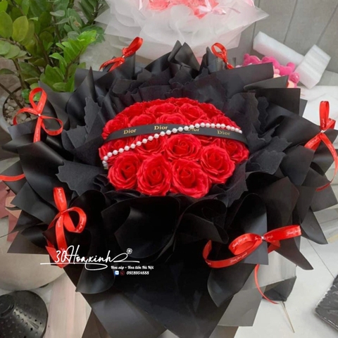 Bó hoa sáp 7 lớp tông màu đỏ đen sang trọng