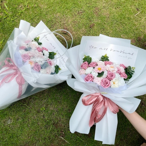 Bó hoa sáp mix màu tặng túi mica