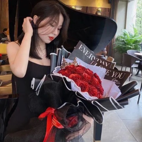 Hoa nhũ lấp lánh màu đỏ tặng thiệp