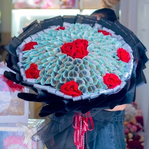 Bó hoa tiền 100 tờ 500k