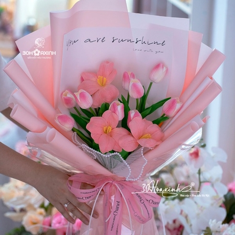 Hoa sáp Tulip đẹp dáng đứng