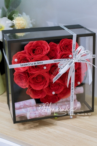 Hộp Hoa Tiền Trái Tim Lãng Mạn