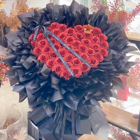 Hoa nhũ trái tim dáng công chúa tặng vương miện