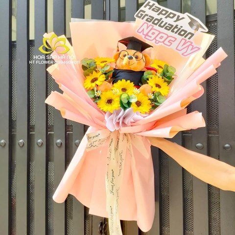 Hoa sáp hướng dương và gấu cử nhân Hà Nội