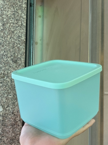 Hộp mát Tupperware BQTP Medium Squar Round 1L - Tupperware Chính Hãng