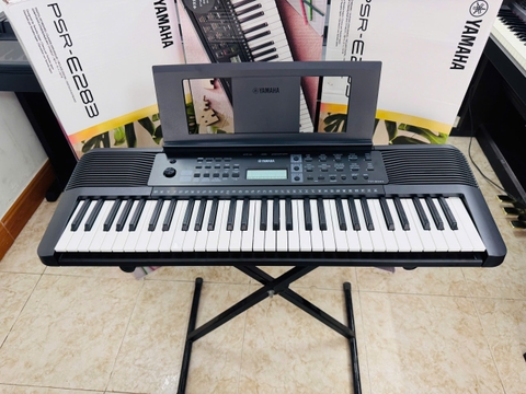 Organ Yamaha PSR E283
