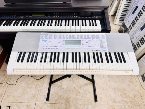 Organ Casio LK221