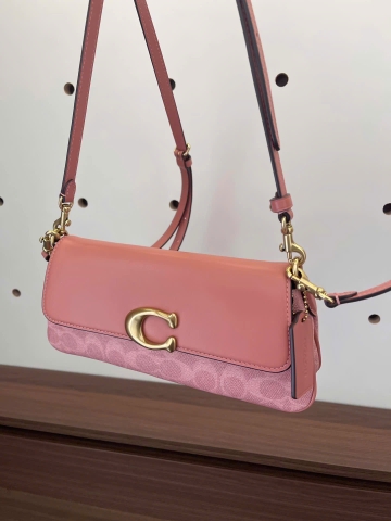 Túi Coach Jet Shoulder Hồng