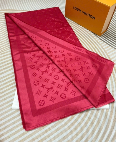 Khăn Louis Vuitton Đỏ